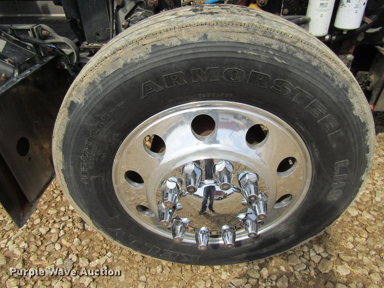 image for item FD9416 2003 Peterbilt 379 semi truck