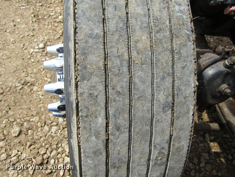 image for item FD9416 2003 Peterbilt 379 semi truck