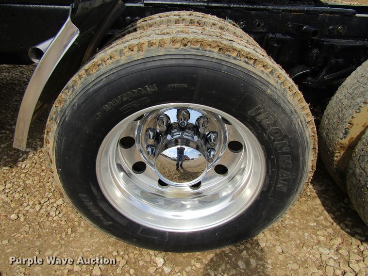 image for item FD9416 2003 Peterbilt 379 semi truck