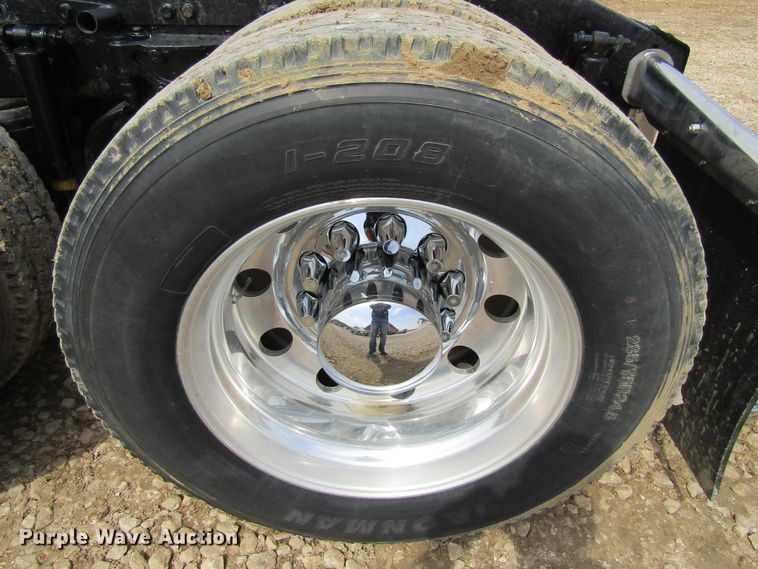 image for item FD9416 2003 Peterbilt 379 semi truck