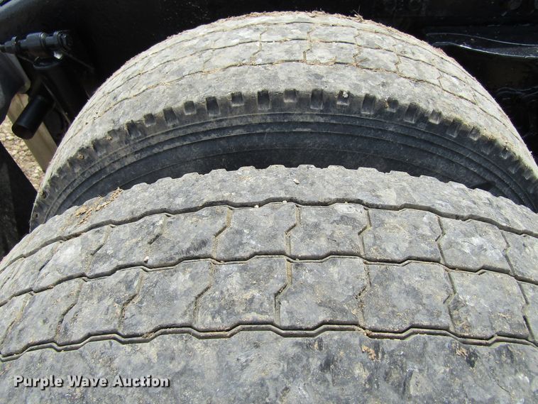 image for item FD9416 2003 Peterbilt 379 semi truck