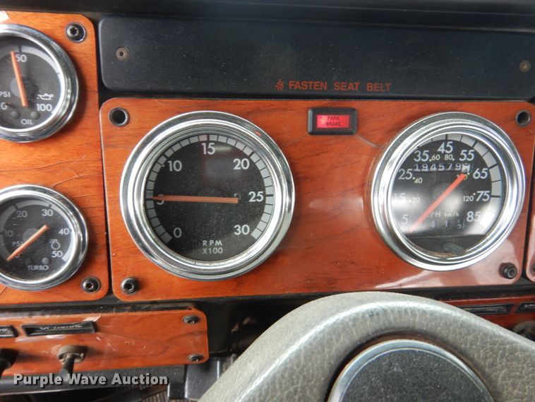 image for item FX9078 1998 Freightliner FLD hook lift container truck