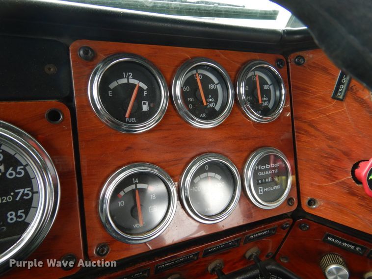 image for item FX9078 1998 Freightliner FLD hook lift container truck