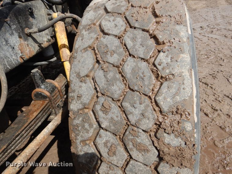 image for item FX9078 1998 Freightliner FLD hook lift container truck