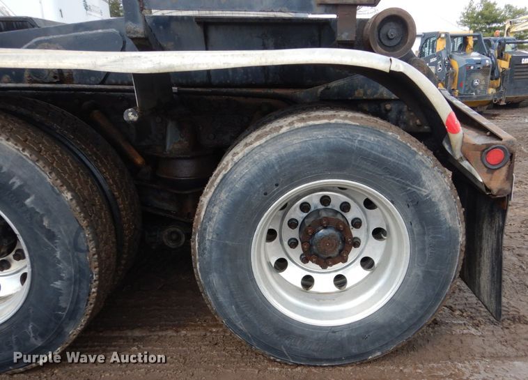 image for item FX9078 1998 Freightliner FLD hook lift container truck