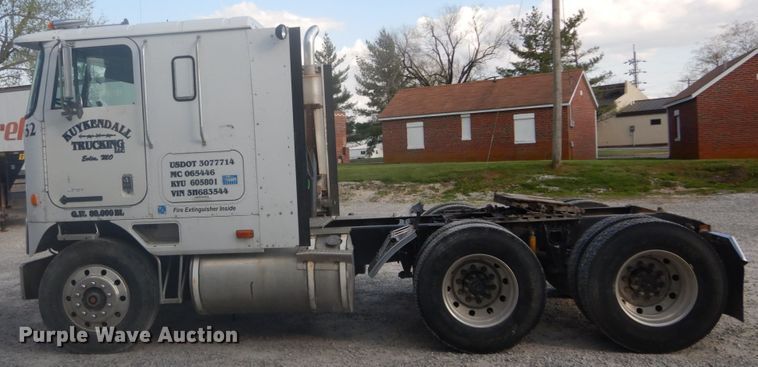 image for item GB9954 1995 International 9600 semi truck