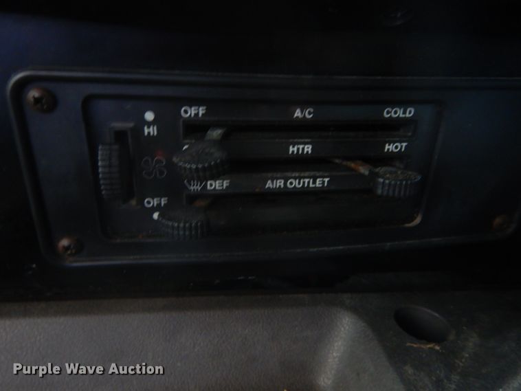 image for item GB9954 1995 International 9600 semi truck