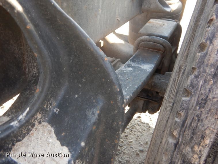 image for item GB9954 1995 International 9600 semi truck