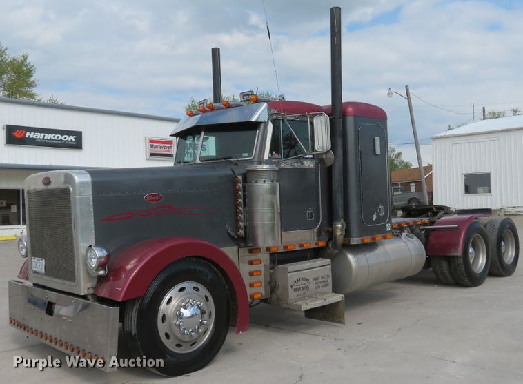 image for item GB9955 1992 Peterbilt 379 semi truck