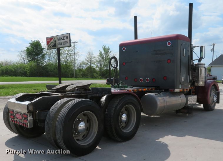 image for item GB9955 1992 Peterbilt 379 semi truck
