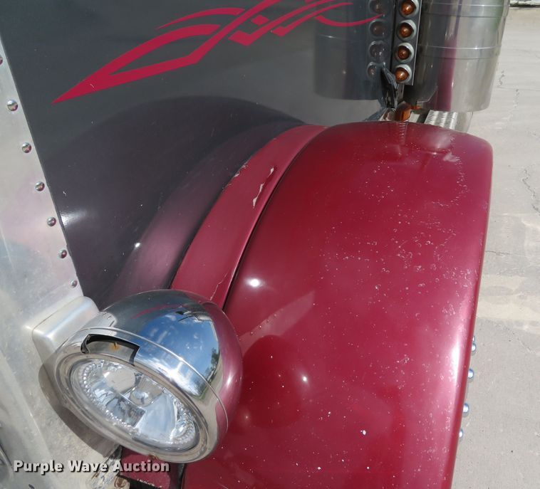 image for item GB9955 1992 Peterbilt 379 semi truck