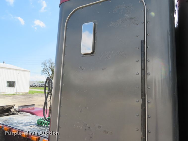 image for item GB9955 1992 Peterbilt 379 semi truck