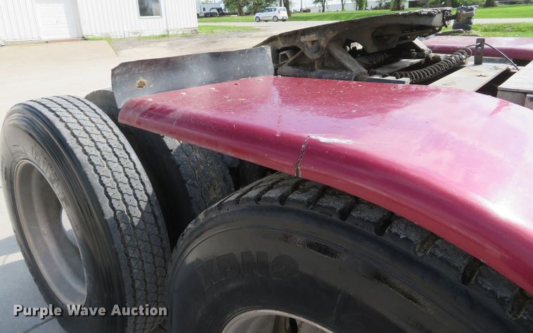 image for item GB9955 1992 Peterbilt 379 semi truck