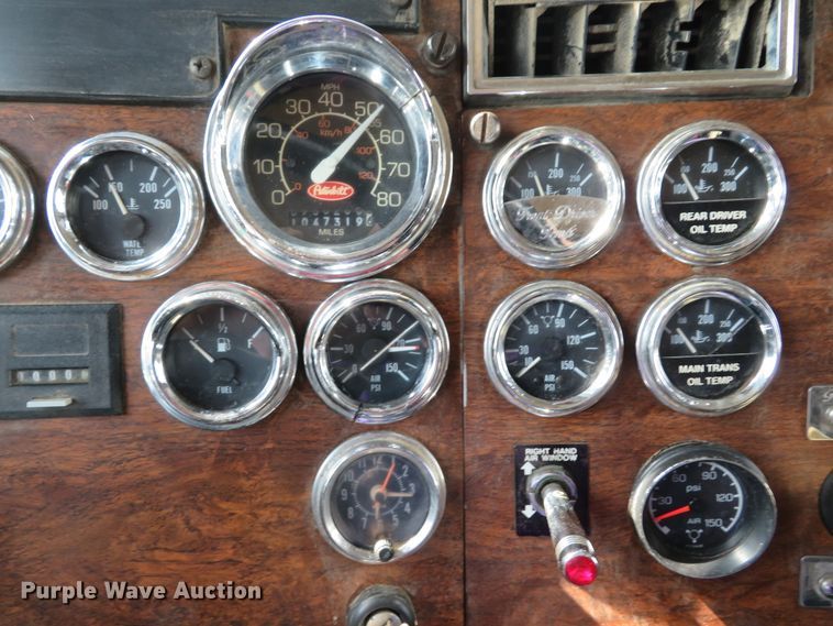 image for item GB9955 1992 Peterbilt 379 semi truck