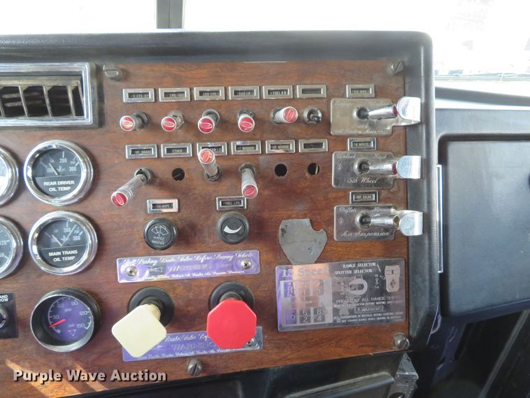 image for item GB9955 1992 Peterbilt 379 semi truck