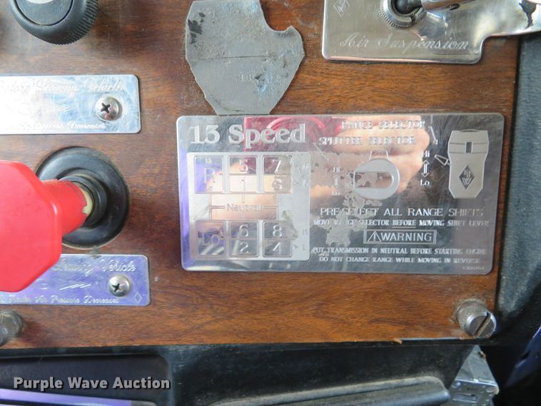 image for item GB9955 1992 Peterbilt 379 semi truck