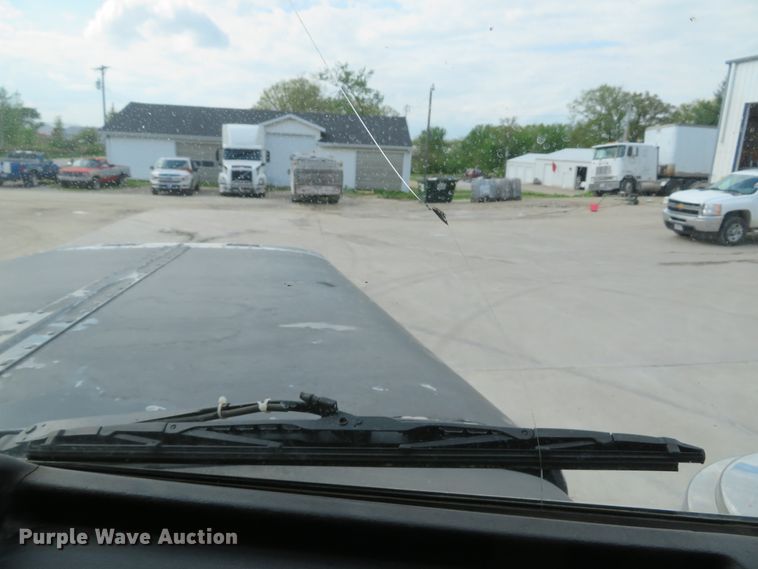 image for item GB9955 1992 Peterbilt 379 semi truck