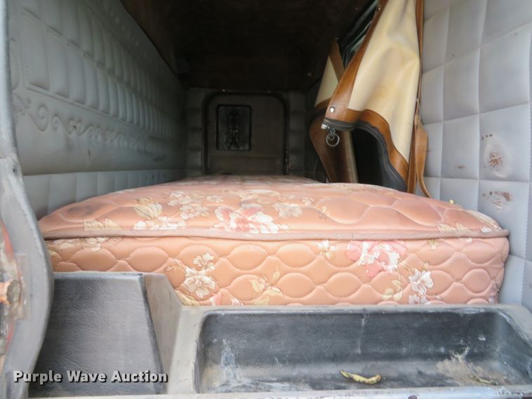 image for item GB9955 1992 Peterbilt 379 semi truck