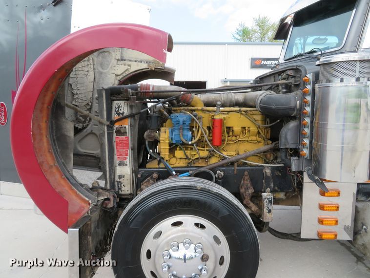 image for item GB9955 1992 Peterbilt 379 semi truck