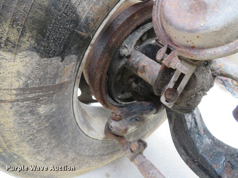 image for item GB9955 1992 Peterbilt 379 semi truck