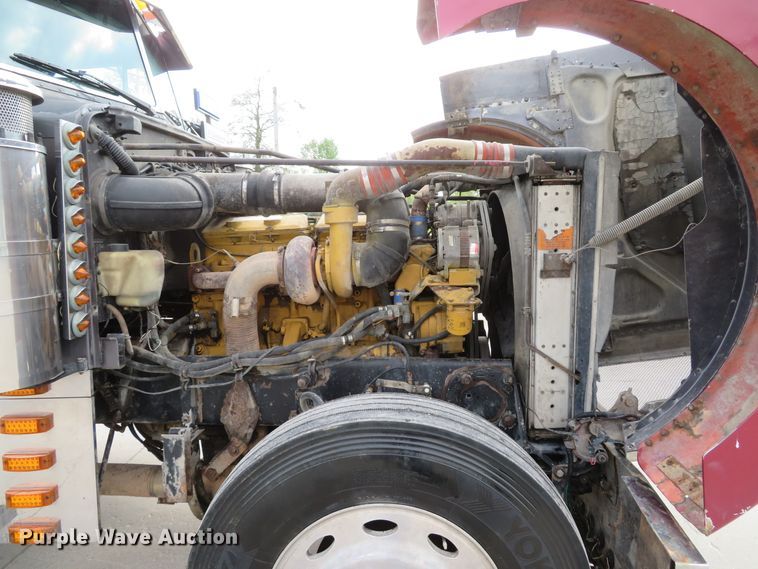 image for item GB9955 1992 Peterbilt 379 semi truck