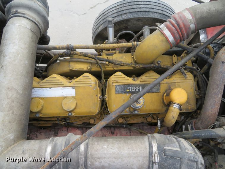 image for item GB9955 1992 Peterbilt 379 semi truck