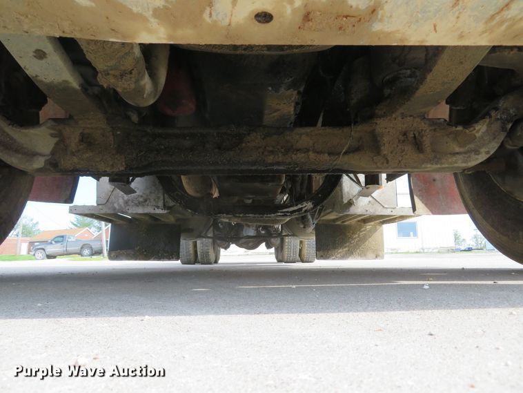 image for item GB9955 1992 Peterbilt 379 semi truck