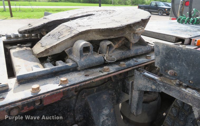 image for item GB9955 1992 Peterbilt 379 semi truck