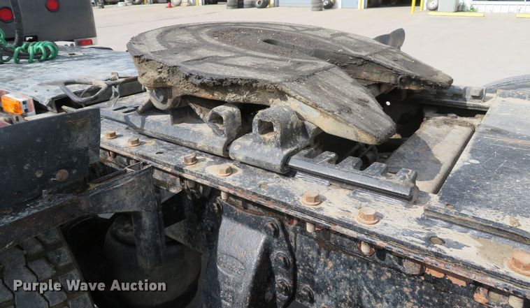 image for item GB9955 1992 Peterbilt 379 semi truck