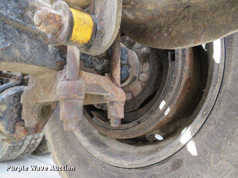 image for item GB9955 1992 Peterbilt 379 semi truck