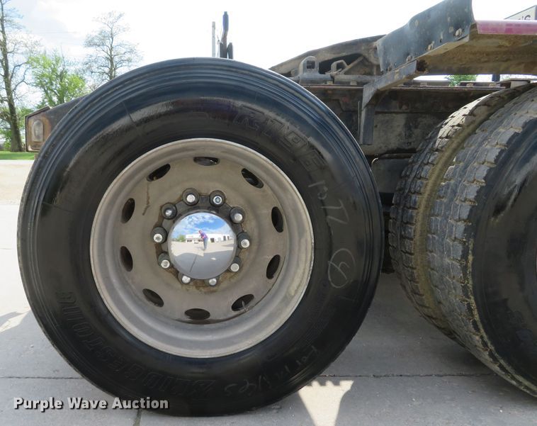 image for item GB9955 1992 Peterbilt 379 semi truck