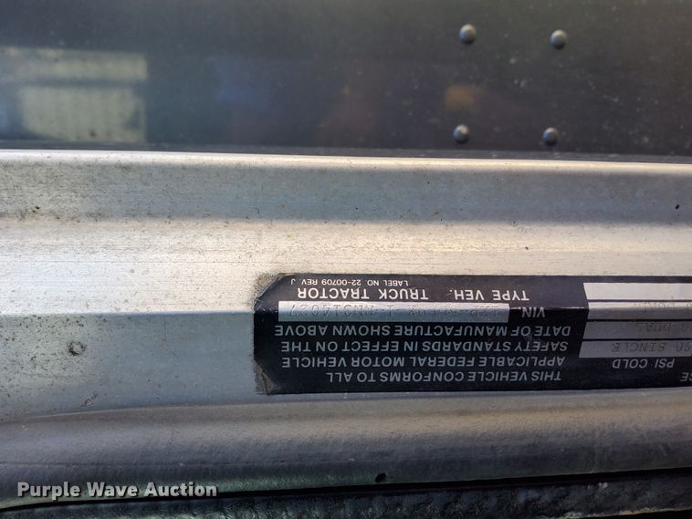 image for item GB9955 1992 Peterbilt 379 semi truck