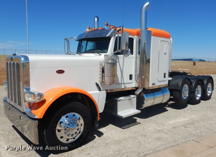 image for item GE9396 2010 Peterbilt 389 semi truck