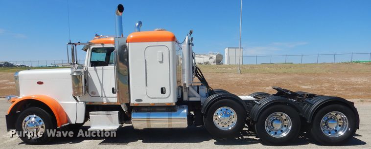 image for item GE9396 2010 Peterbilt 389 semi truck
