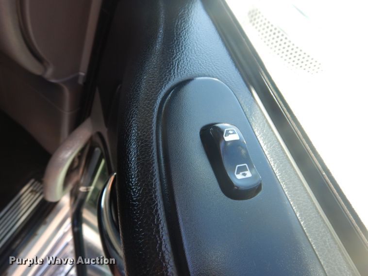 image for item GE9396 2010 Peterbilt 389 semi truck