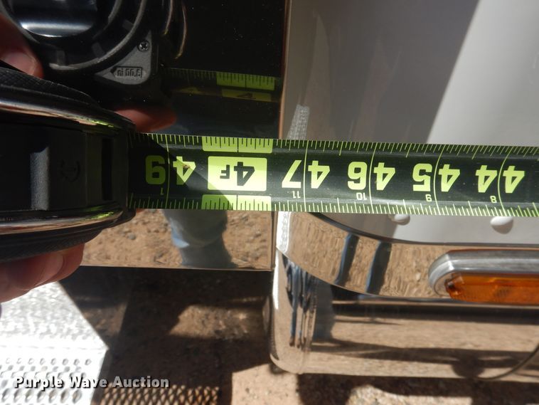 image for item GE9396 2010 Peterbilt 389 semi truck