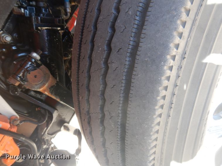 image for item GE9396 2010 Peterbilt 389 semi truck