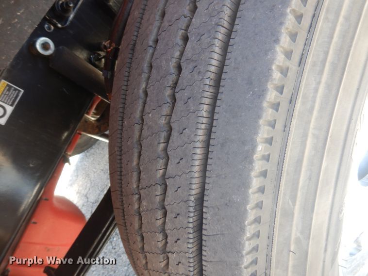 image for item GE9396 2010 Peterbilt 389 semi truck