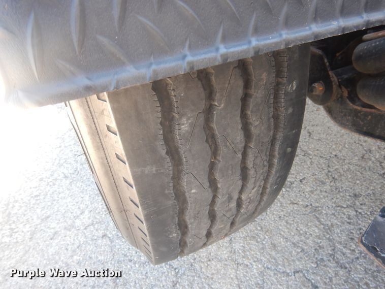 image for item GE9396 2010 Peterbilt 389 semi truck