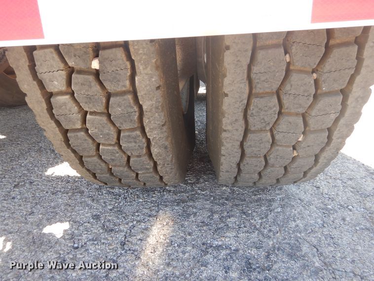 image for item GE9396 2010 Peterbilt 389 semi truck