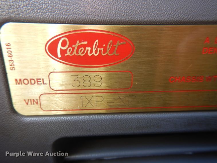 image for item GE9396 2010 Peterbilt 389 semi truck