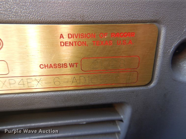 image for item GE9396 2010 Peterbilt 389 semi truck