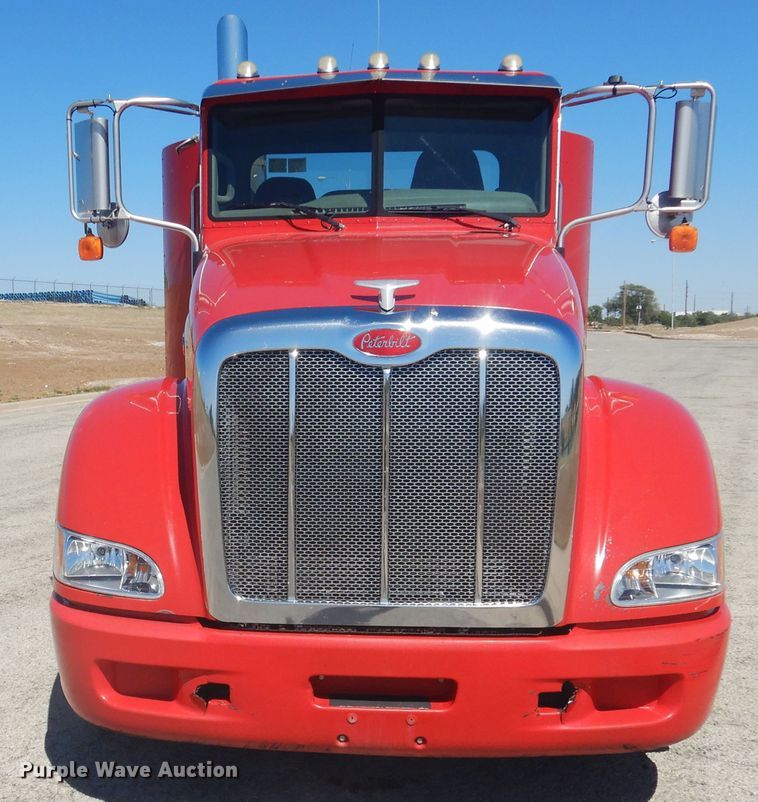 image for item GE9397 2008 Peterbilt 386 semi truck