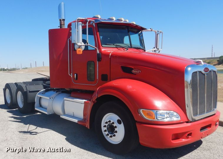 image for item GE9397 2008 Peterbilt 386 semi truck
