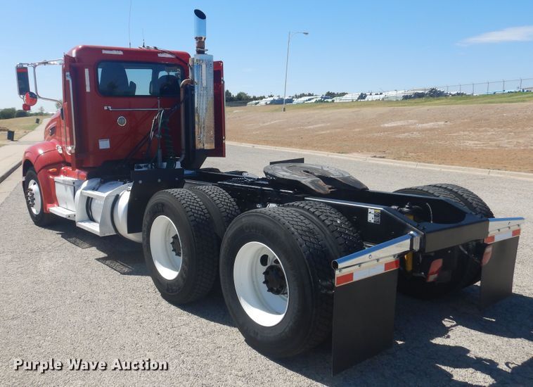 image for item GE9397 2008 Peterbilt 386 semi truck