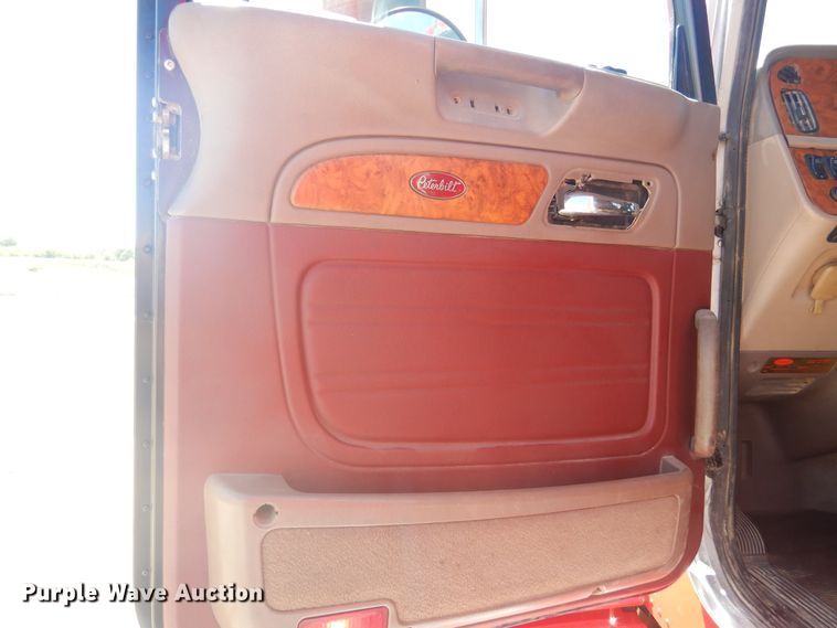 image for item GE9397 2008 Peterbilt 386 semi truck