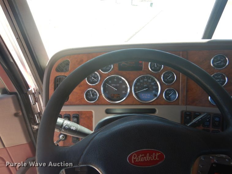 image for item GE9397 2008 Peterbilt 386 semi truck