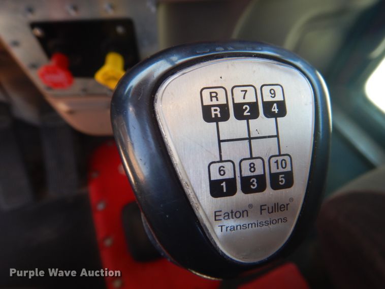 image for item GE9397 2008 Peterbilt 386 semi truck