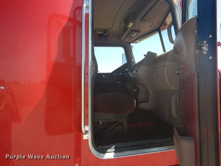 image for item GE9397 2008 Peterbilt 386 semi truck