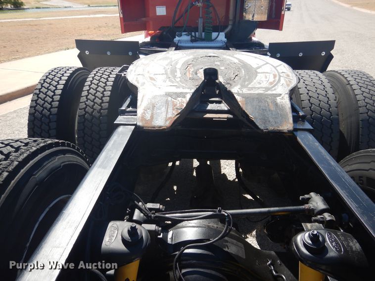 image for item GE9397 2008 Peterbilt 386 semi truck